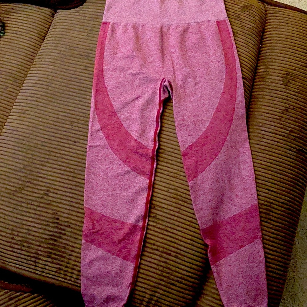 🌺VS Pink Seamless legging, NEVER WORN🌺